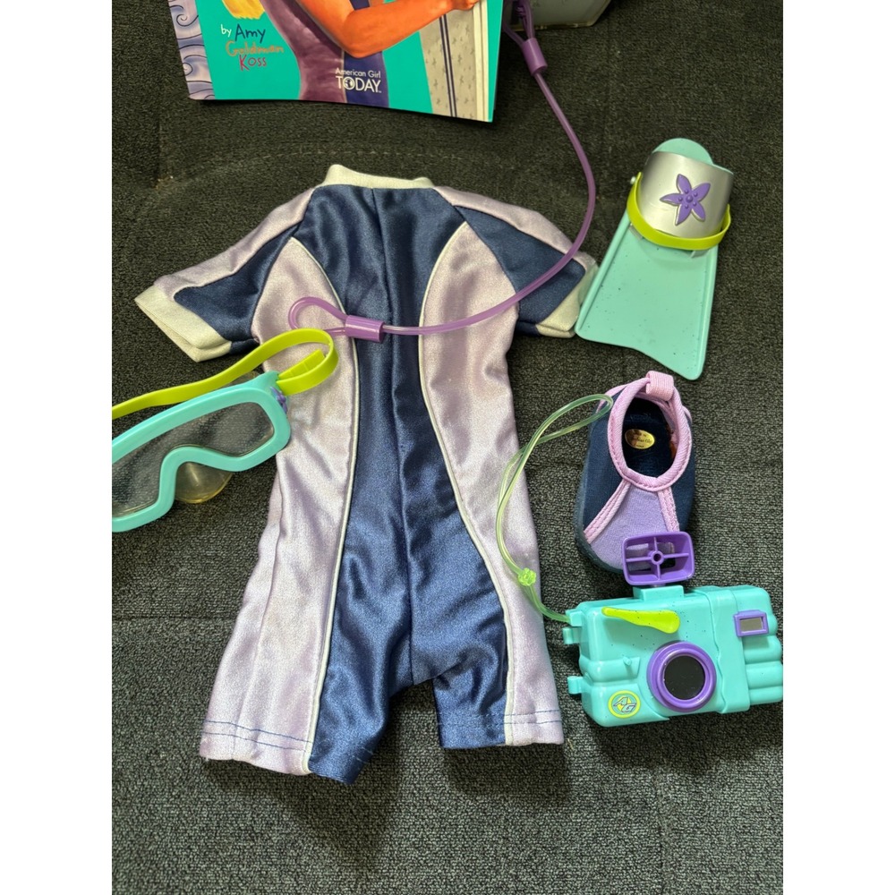 American Girl Kailey Hopkins Accessories Set Boogie Board Dog Bed Wetsuit Book - Picture 4 of 11